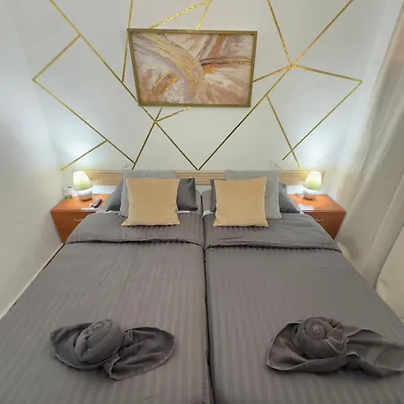 Zona Inglesa Vip Privada Moderna En Playa Levante Бенидорм